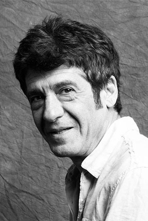 İştar Gökseven as Selahattin