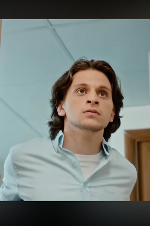 Suren Ghazaryan as Avet