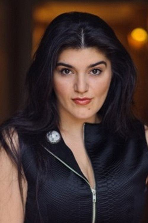 Anna Kasyan as Lena