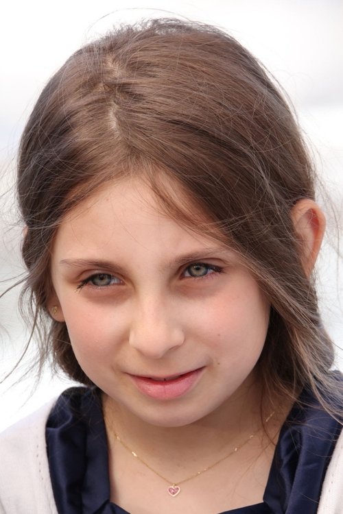 Luna Garret as Claire