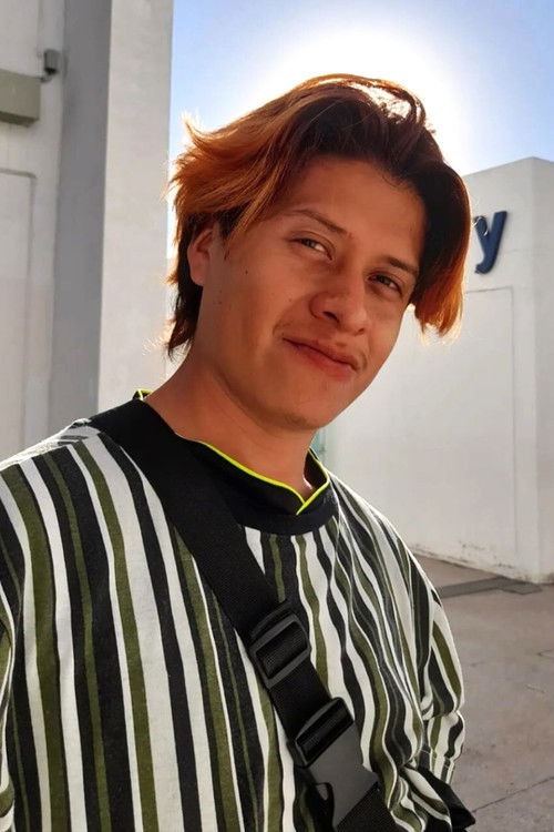 Daniel Mendez as Julio