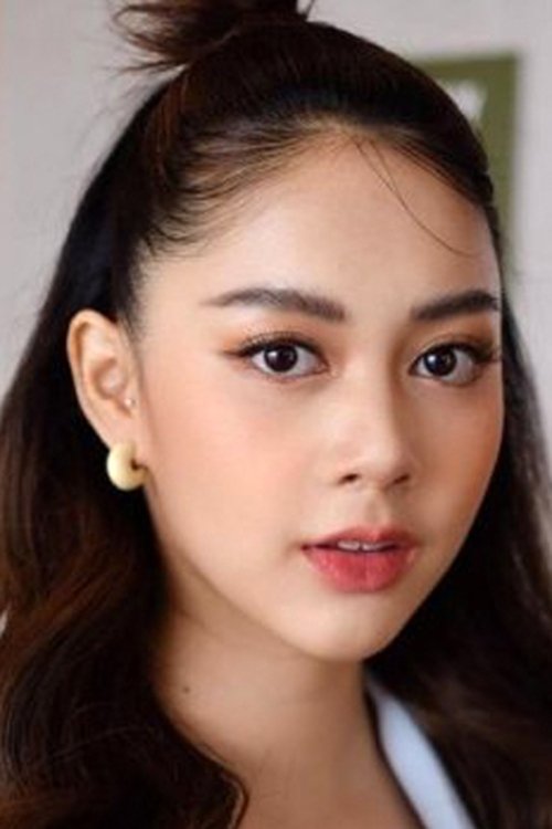 Rutrawee Jeeradechakul as Ploy