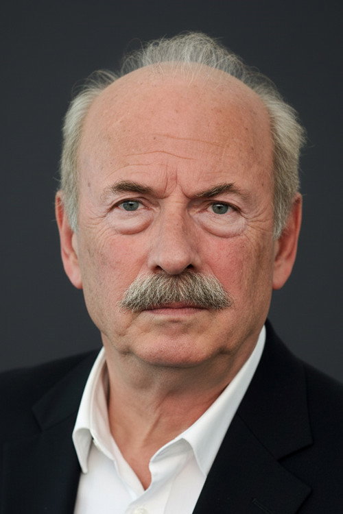 Cüneyt Türel as Başhekim Haldun Göksun