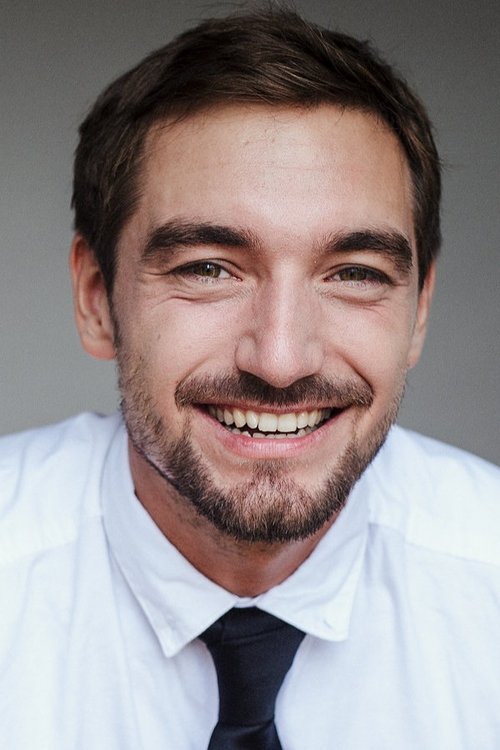 Daniel Gawlowski as Matthias