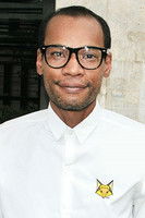 Phontharis Chotkijsadarsopon as Security