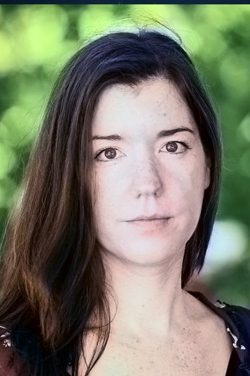 Mary Lindsay as Maeve