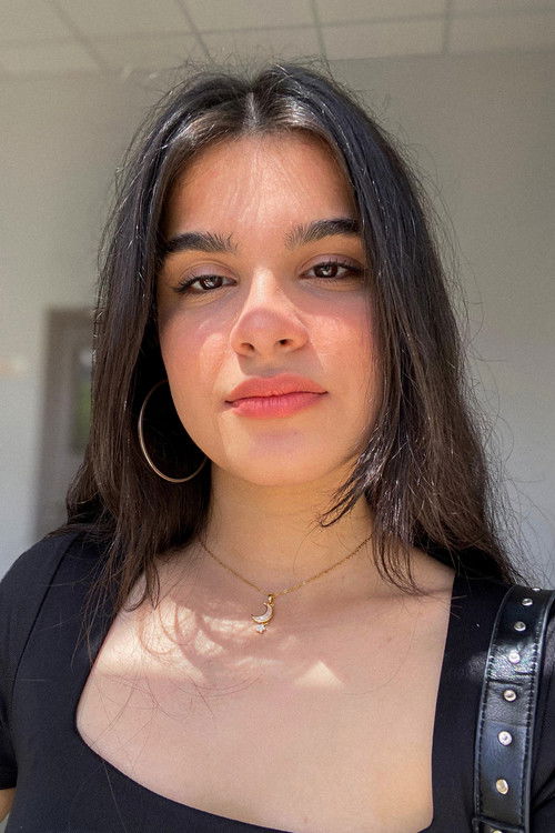 Zahra Ibrahimova as Nur