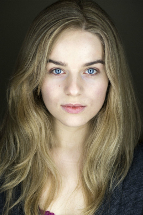 Taylor Lyons as Tami Hoode