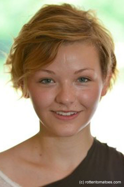 Anna Krajci as Jule Katzer