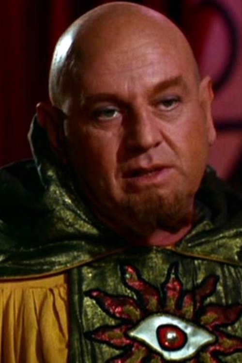 Theo Marcuse as Sinan