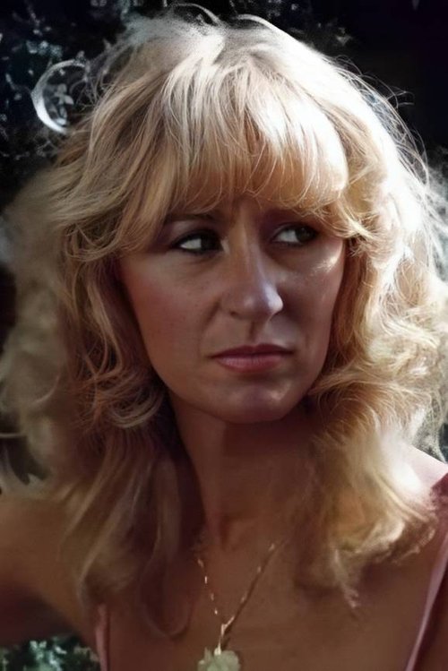 Ursula Gaussmann as Estate agent