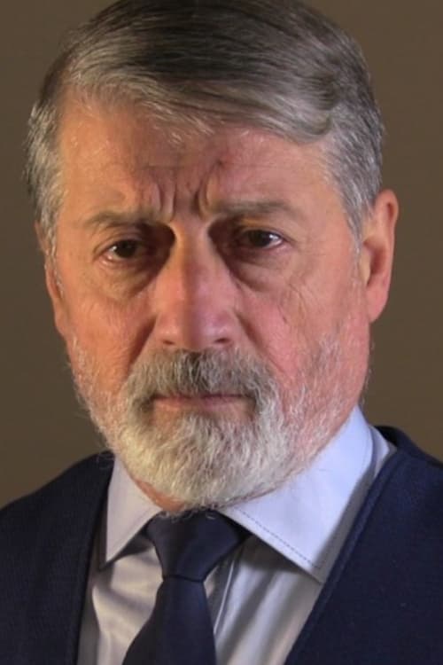 Mehmet Tolga Girgin as Ehliyet Sınavı Hocası