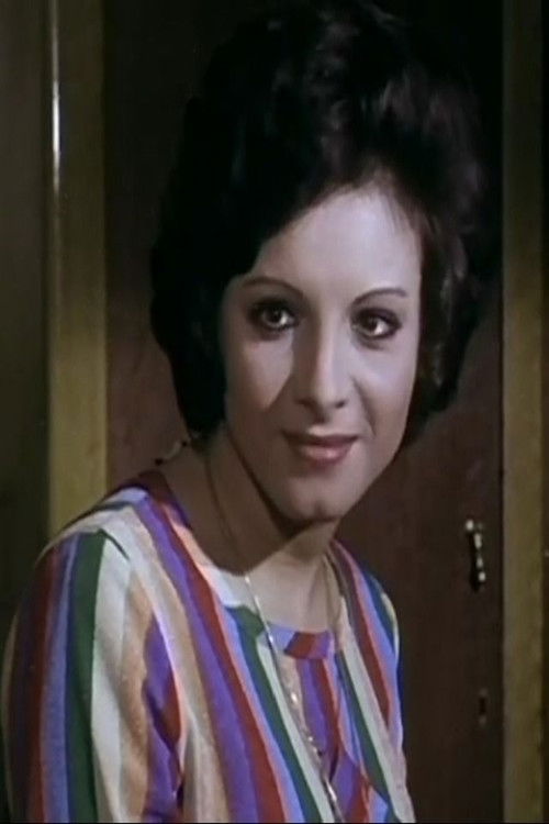 Laila Mukhtar as صحفية