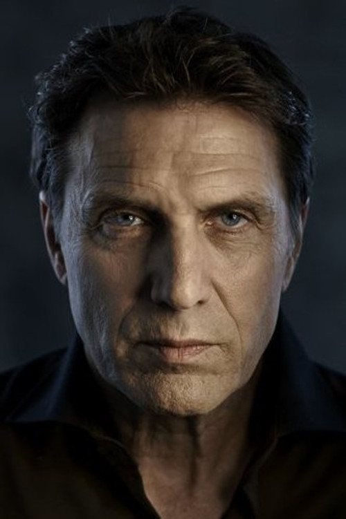 Mark Ettlinger as Alexander