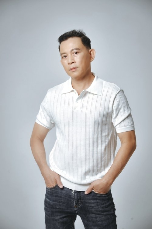 Hữu Tiến as Tuấn