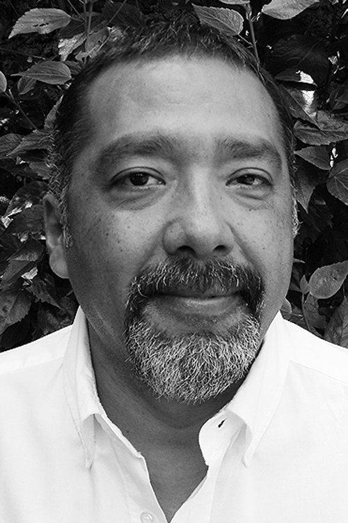 Carlos Aguilar as Vendedor de Telas