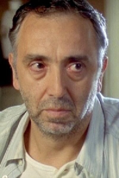 Tino Navarro as Gingão