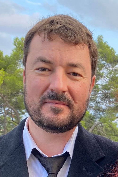 Vasilis Spiliopoulos as Doctor