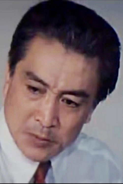 Li Weixin as 大尉