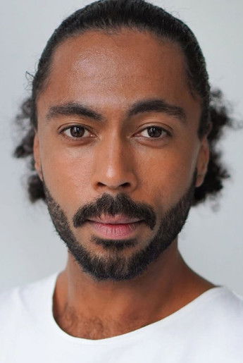 Lars Fagernäs as Carlo