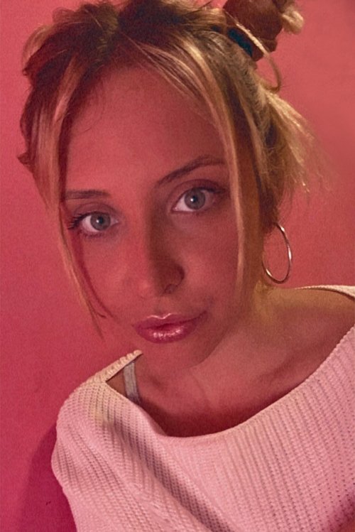 Agustina Boucherie as Party girl 2