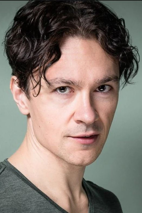 Harry Judge as Curt Guyette