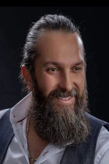 Yücel Tok as Sultan Alparslan