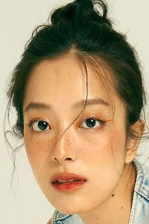 Gorrawiya Aphipobthitikorn as Liu