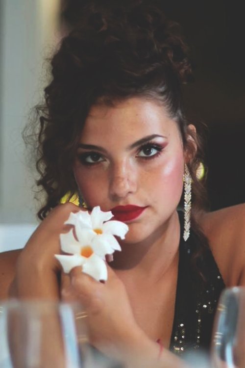 Aurora Convertini as Amber Vormont