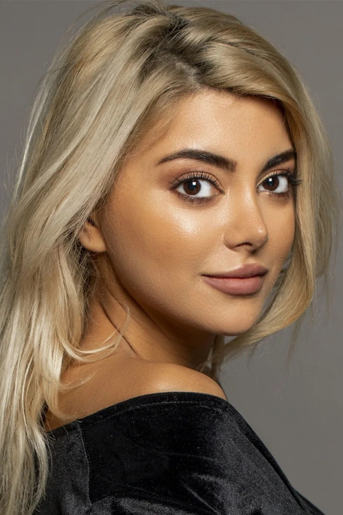 Aytən Süleymansoy as Müjgan