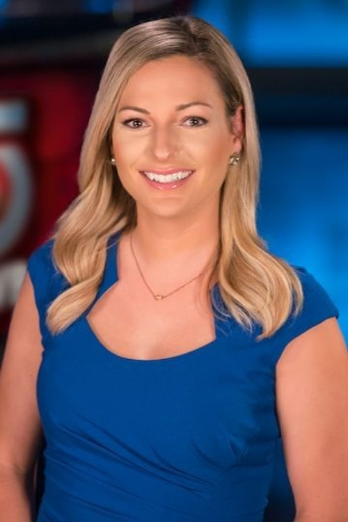 Katie Thompson as Lee-Anne