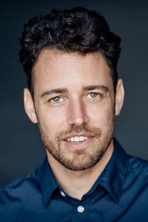 Julian Härtner as Alex