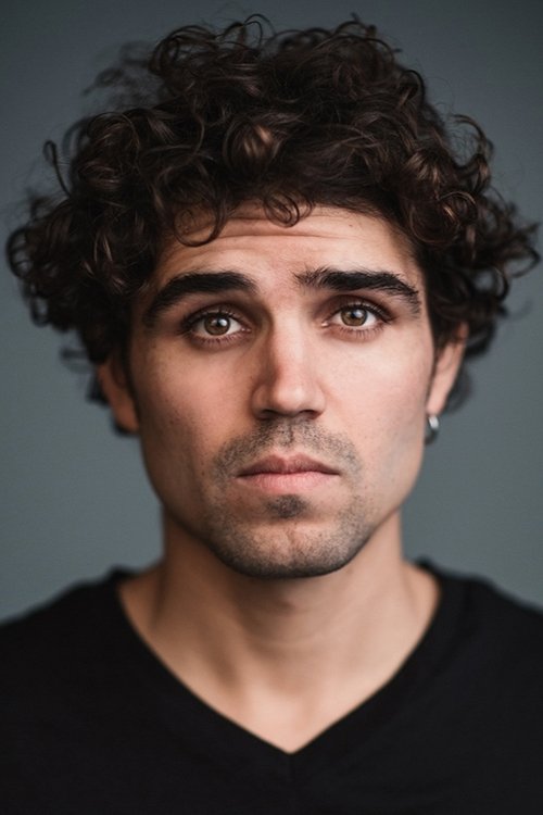 Adrià Escudero as Mateo