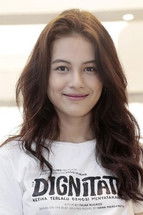 Lania Fira as Clara Dewasa