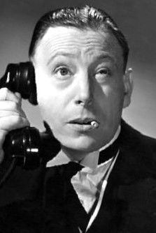 Leslie Dwyer as Gossage