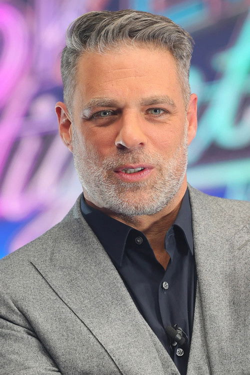 Carsten Spengemann as Javier