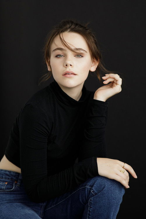 Amélie Pelletier as Jo 17 years old