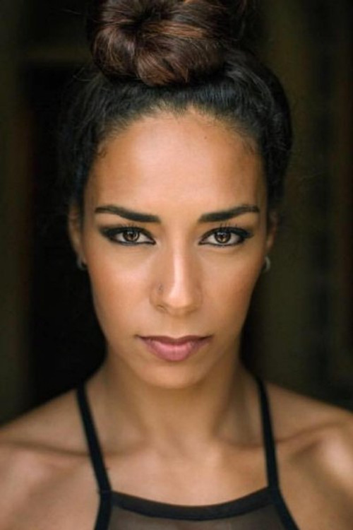 Andreia Antunes as Danser