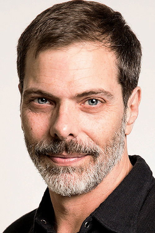 Luiz Henrique Nogueira as Sílvio Pacheco Marra