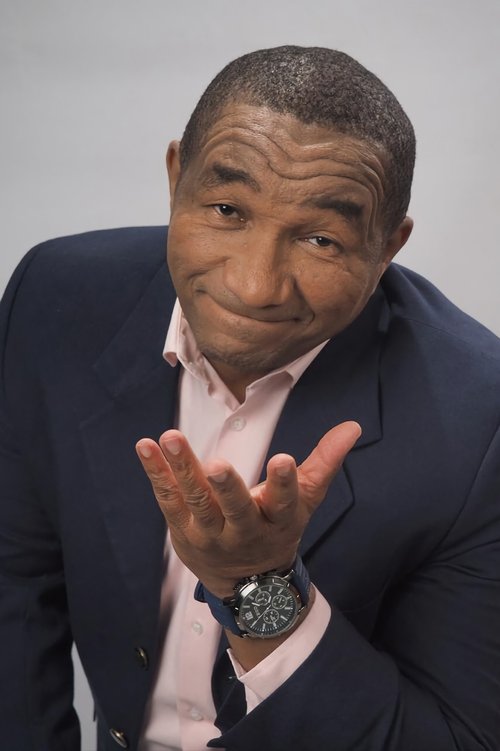 Manolo Ozuna as Sospechoso