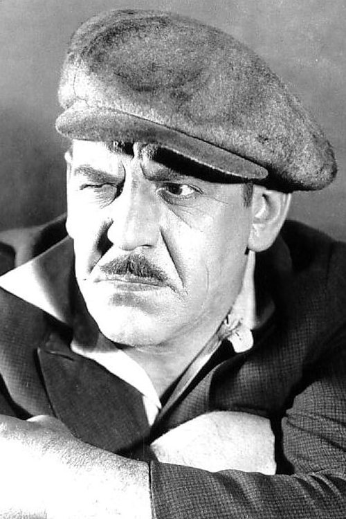 Pat Harmon as Cop (uncredited)