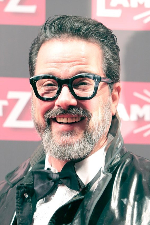 Alex Jolig as Matthew Coe