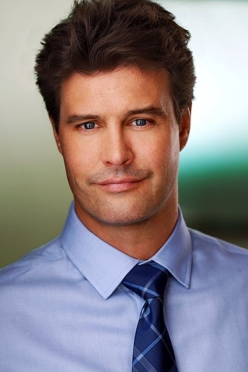 Dave Sheridan as Detective