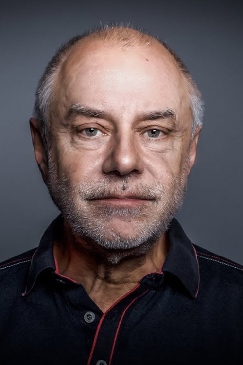 Till Hagen as Professor Petersen (voice)