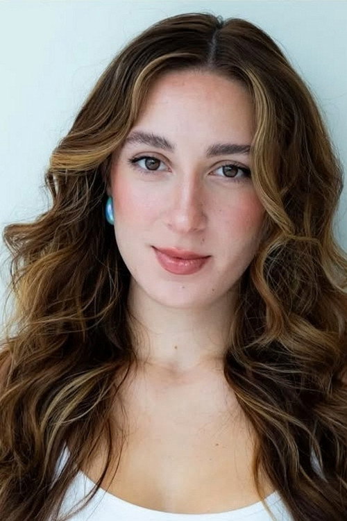 Mafe Achurra as Louise Dingler