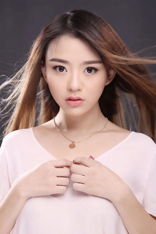 Wang Yi Lin as assistant Xiao Jiu