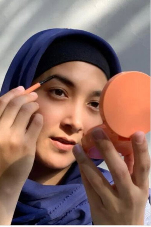 Hayria Lontoh as Vira