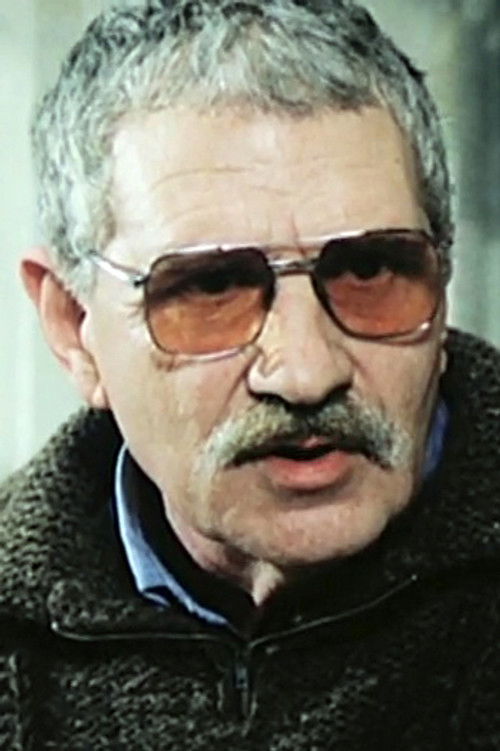 Helmut Schellhardt as 