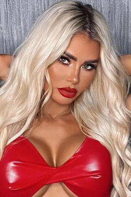 Chloe Sims as Herself