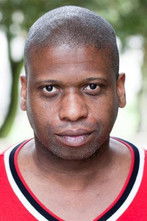 Faz Singhateh as Olivia's servant